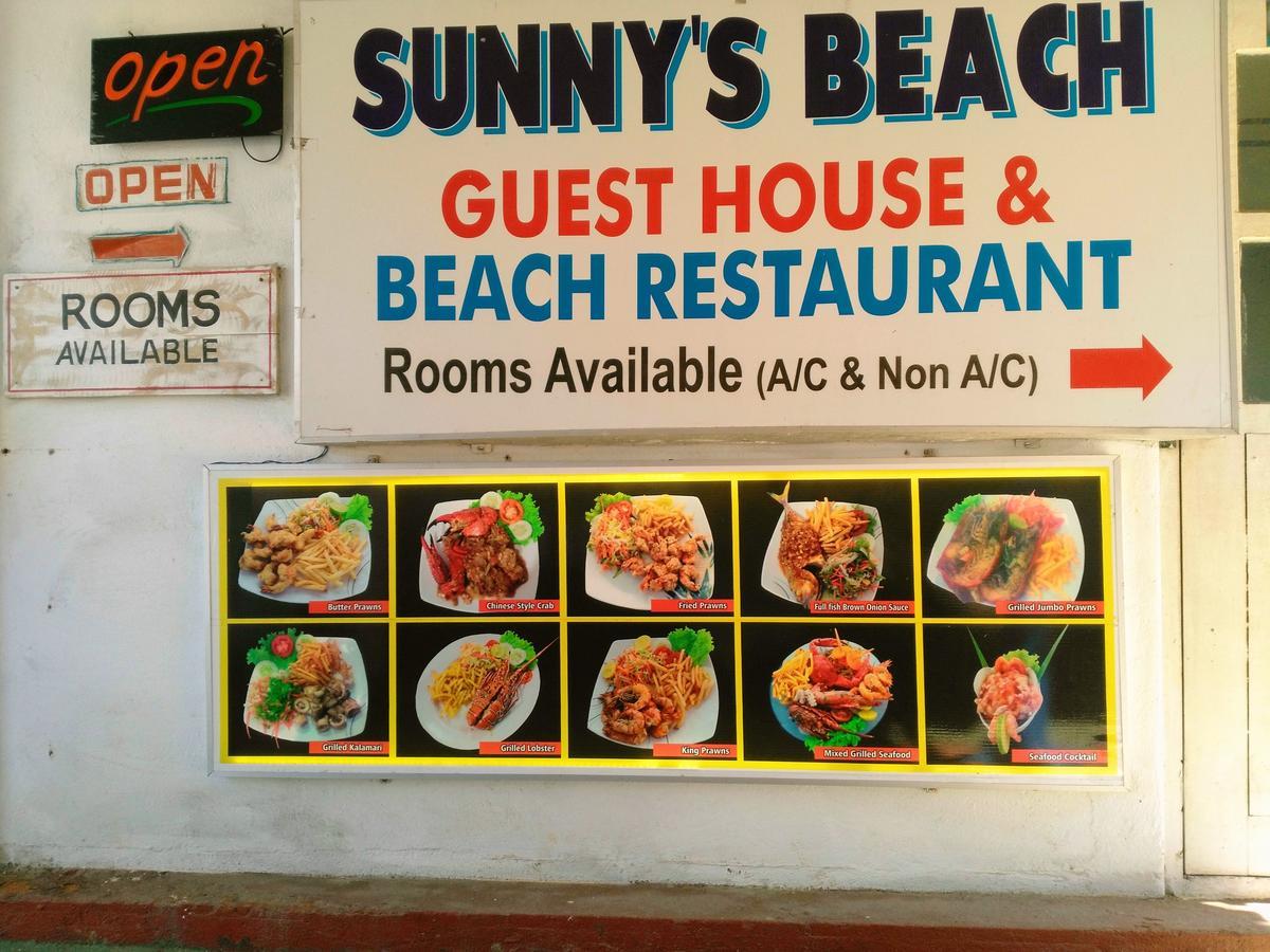 Sunnys Beach Guest House ヒッカドゥワ エクステリア 写真